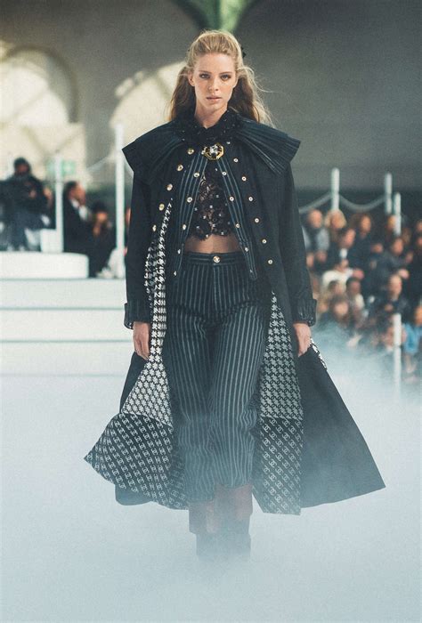 chanel jacke schwarz|chanel ready to wear jacket.